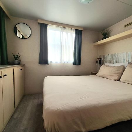Comfortabele Familie Chalets Met Veranda Incl Airco Dichtbij Zee! Viareggio Kültér fotó