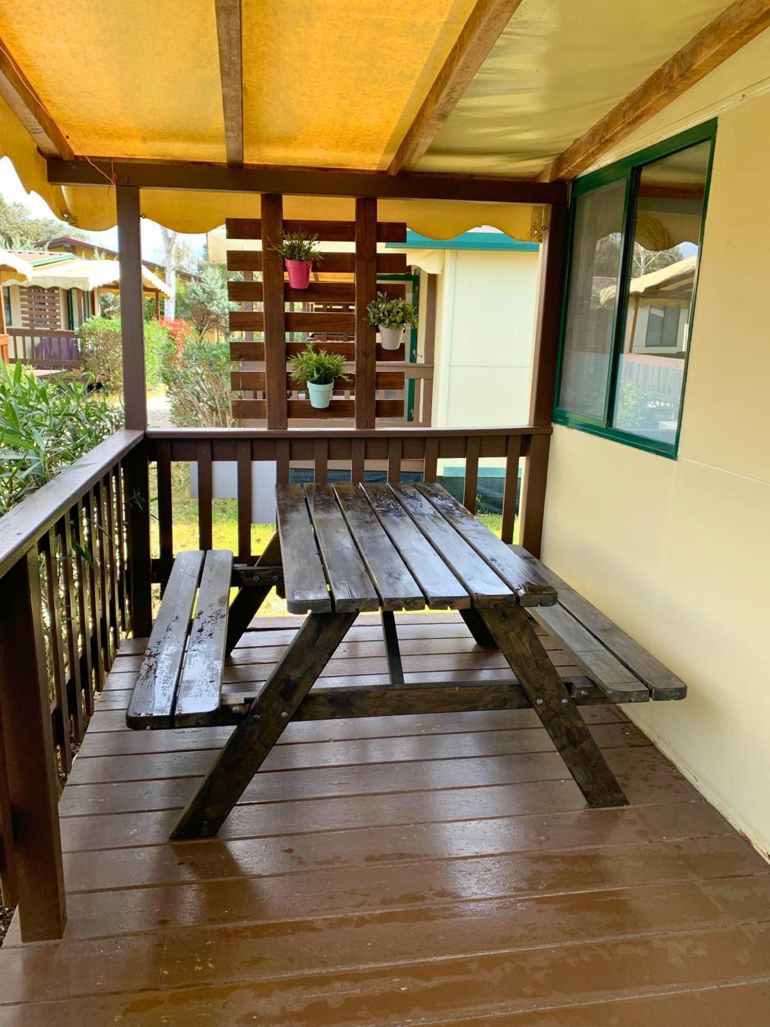 Comfortabele Familie Chalets Met Veranda Incl Airco Dichtbij Zee! Viareggio Kültér fotó